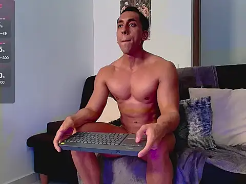 Lucio__Fox live cam on StripChat