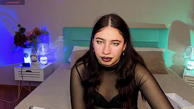 Cutie_kittty_ live cam on StripChat