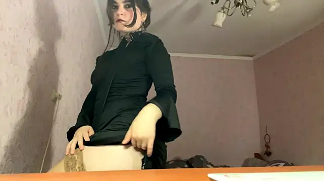 ElizzaLilla live cam on StripChat