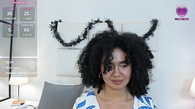 Kiraspell live cam on StripChat