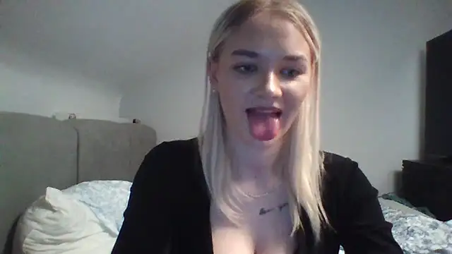RoseSexyBlonde live cam on StripChat