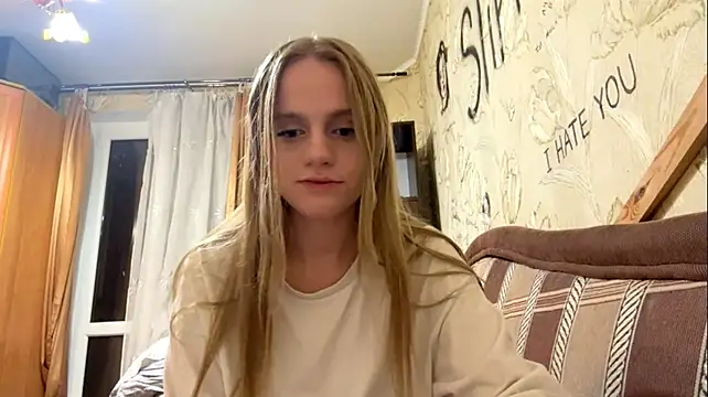 DollieMuhn live cam on StripChat