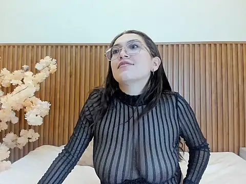 Anny_Aura live cam on StripChat