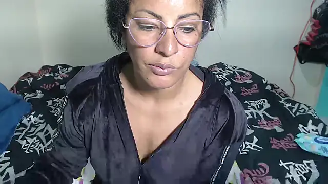 kateleyagrey live cam on StripChat
