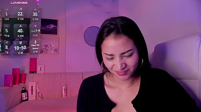 lara_madisson live cam on StripChat