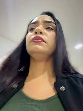 Sara-77 live sex cam