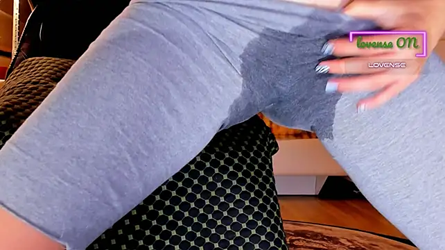 Cameltoe_squirt_inPants webcam