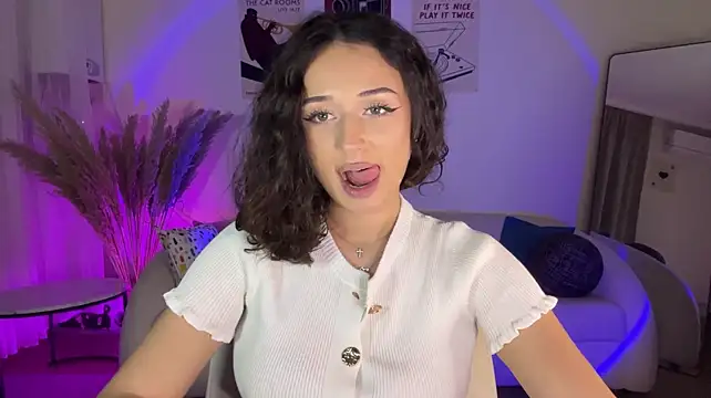parsedfix (F young) - tease with my top and show tummy