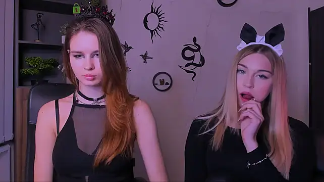 angie_foxy1 live cam on StripChat