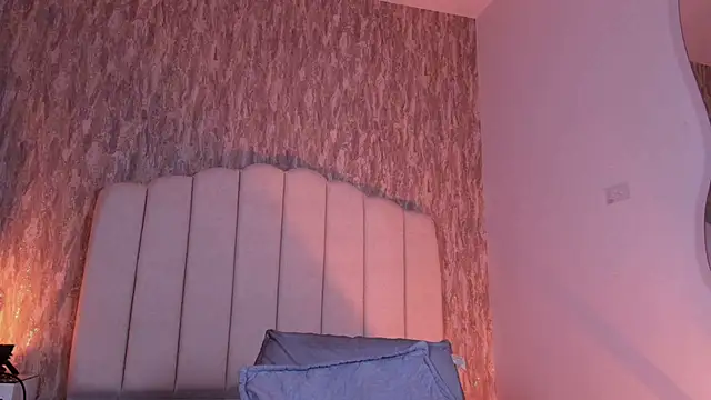sofia_go_ live cam on StripChat