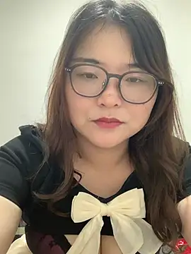 ayu001 live cam on StripChat