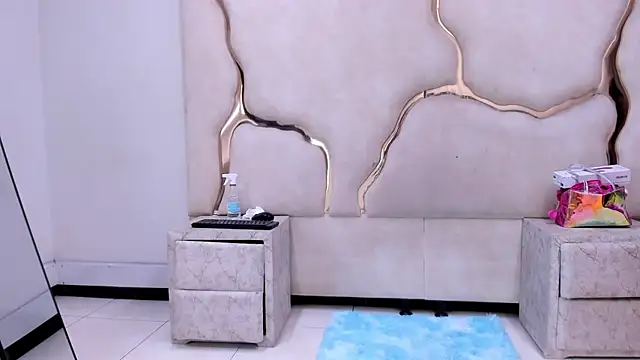 AmiraDulcee live cam preview