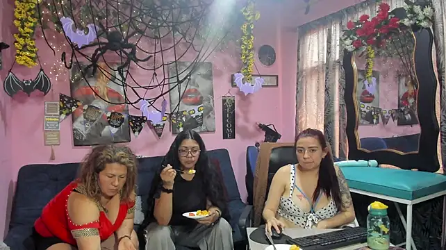 lesbiancuple