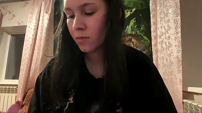 EmmaShyline live cam on StripChat