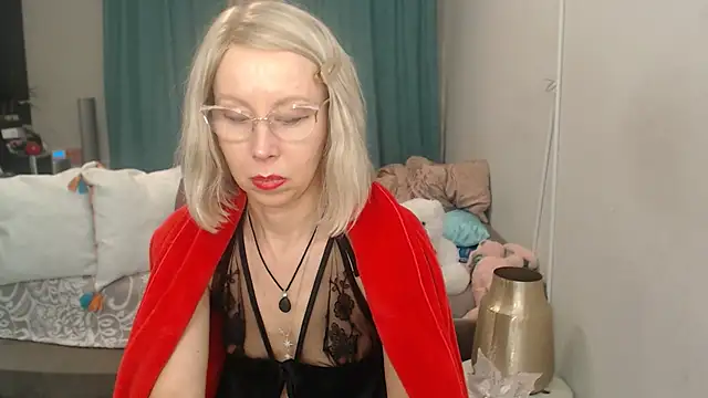 LuxuryNika live cam preview