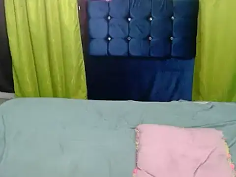 Karlotadiva1 live cam on StripChat