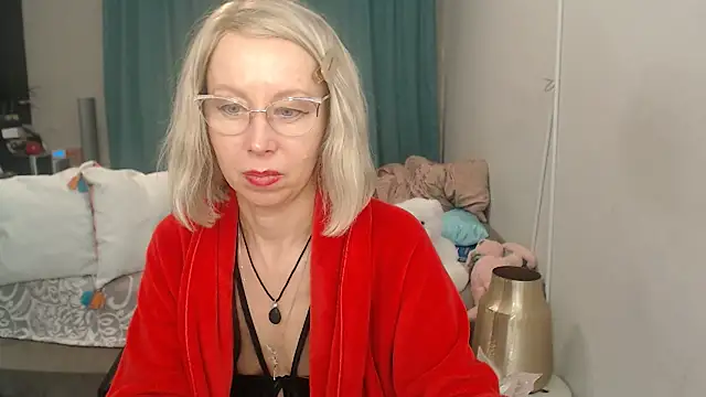 LuxuryNika live cam on StripChat