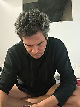 twitshe live cam preview