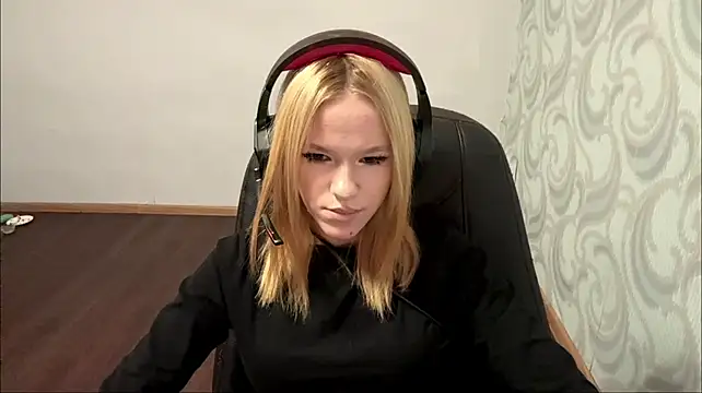 linaloawot live cam on StripChat