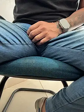 Tesao24hBR live cam on StripChat