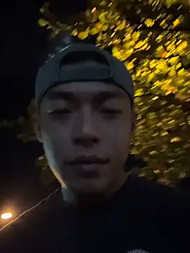 Yooo17, live now