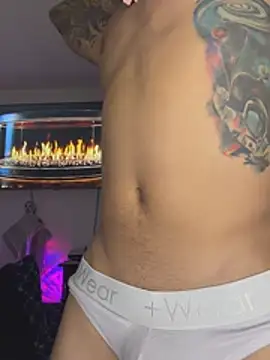 SexxxySquirterStev777 live cam on StripChat