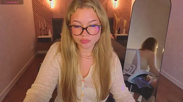 Alessia_Lee5