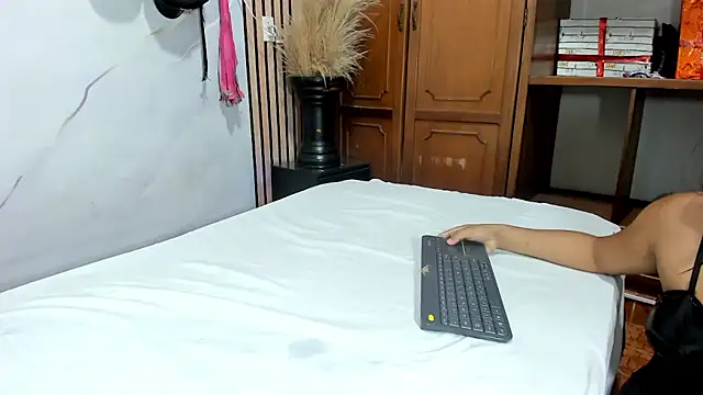 AxelAndMeredy live sex cam