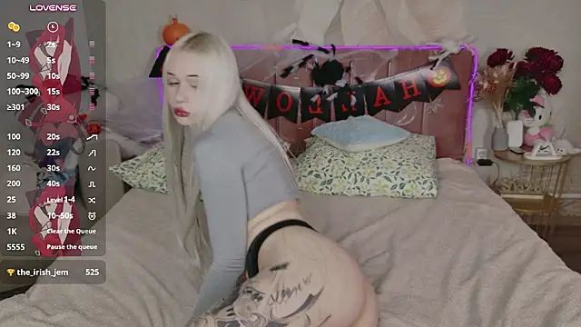CloudyUniasia live cam on StripChat