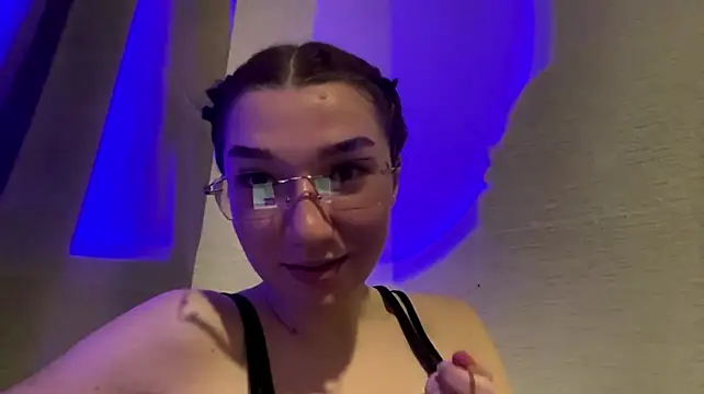 ManyMaron live cam on StripChat