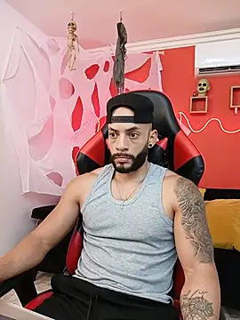 Mike_savage3 on Stripchat