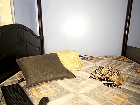 miss_lyynn live cam on StripChat