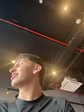 ARON_LUXX live cam