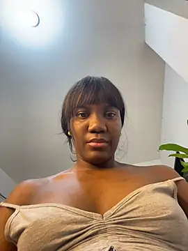 karly_titis
