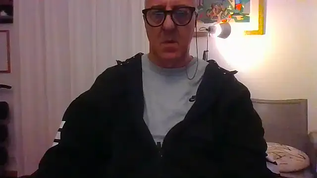 ANONIMO7735 live cam on StripChat