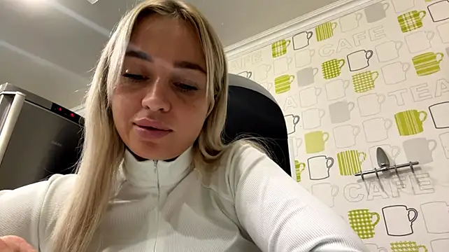 FlaviaElting live cam on StripChat