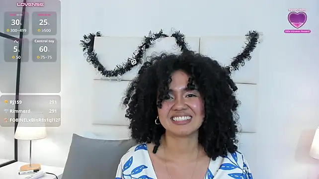 Kiraspell live cam on StripChat