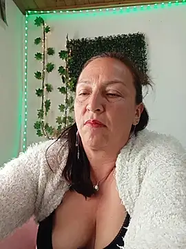 dangerous_milf live cam on StripChat
