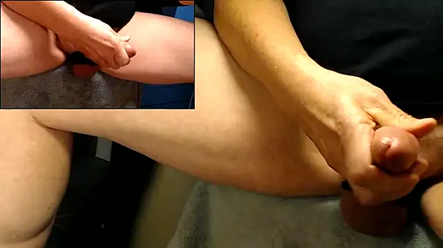 Edging_Mike live cam on StripChat