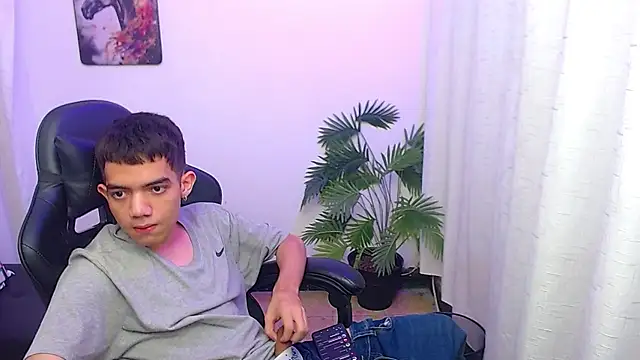 leandrocum18 (M twink) - Cum explosion 😈💥and eat it