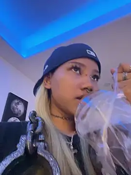 Scarlet_Thai webcam