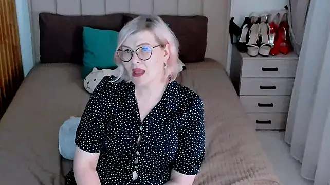 sabrinamacmarren webcam
