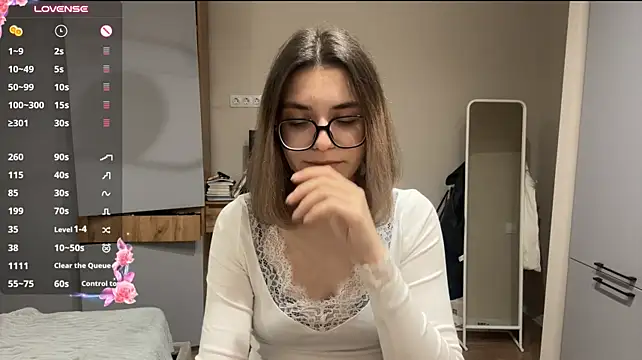 AnnaVelvetFire live cam on StripChat