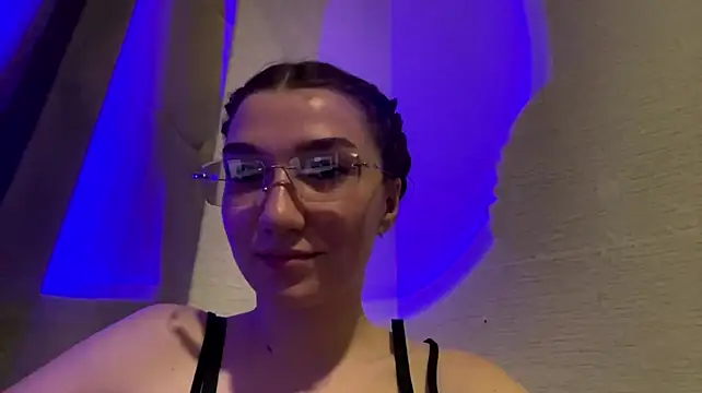 ManyMaron live cam on StripChat