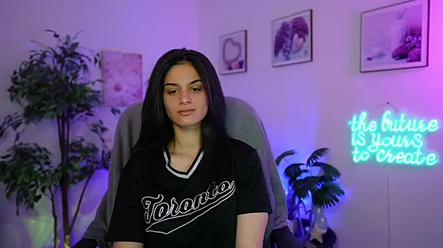 Hanna_Rai live cam on StripChat