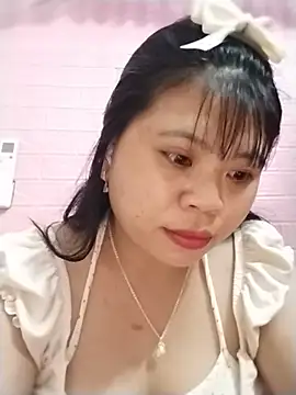 Xuka_lyss live cam on StripChat