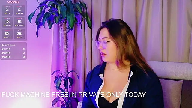 Mila_white1 live cam preview