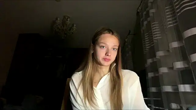 Romy_Grei live cam on StripChat