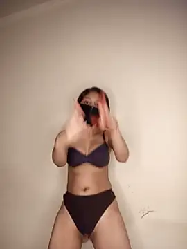 tirpi (F young) - Finger in pussy