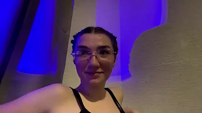 ManyMaron live cam on StripChat